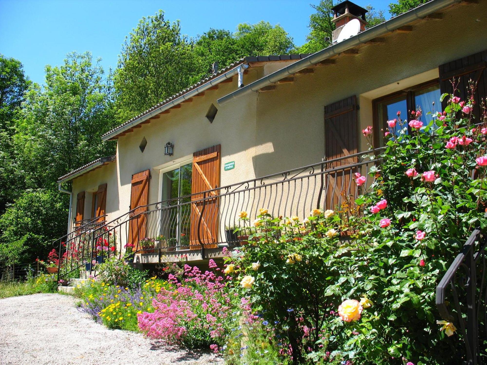 Bed and Breakfast Le Moulin Du Barthas Montredon-Labessonnié Exterior foto